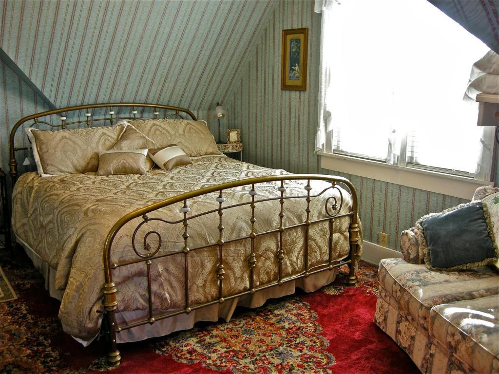 The Old Tower House Bed & Breakfast North Bend Bilik gambar